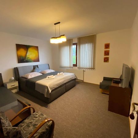 Brezno 2 Izbovy Apartman Sabi Екстер'єр фото
