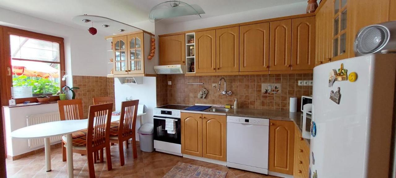 Brezno 2 Izbovy Apartman Sabi Екстер'єр фото